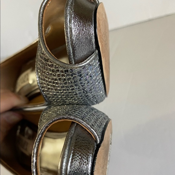 Badgley mischka silver sparkle peep toe heels 6.5 - Picture 9 of 10